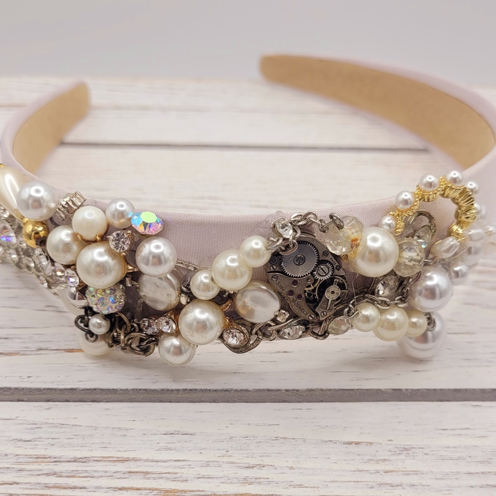 Elegant Pearl and Crystal Embellished Headband